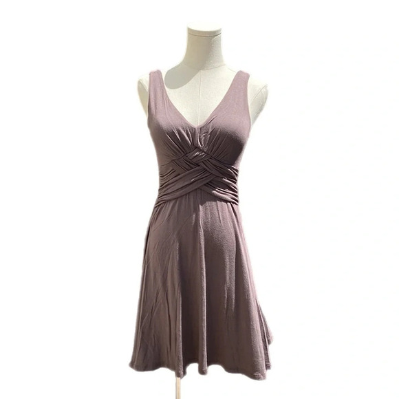 🌸 Soprano jersey swing dress with front ruching in brown size medium - Picture 2 of 10